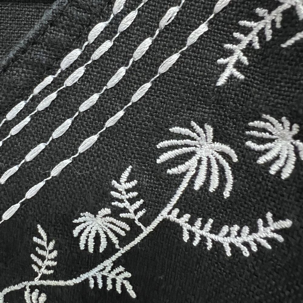 Black 100% Linen White Embroidery Sleeveless Top Medium Boho Lagenlook Timeless - Picture 5 of 11